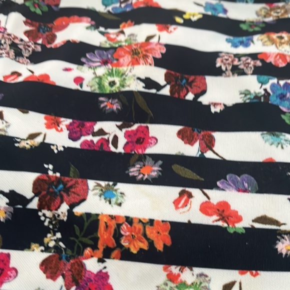 3/25$-Bershka strapless mini dress - Picture 4 of 4